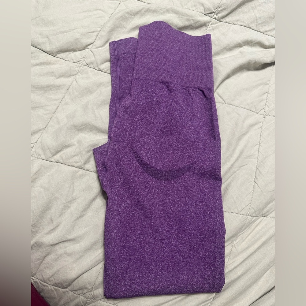 Purple seamless leggings